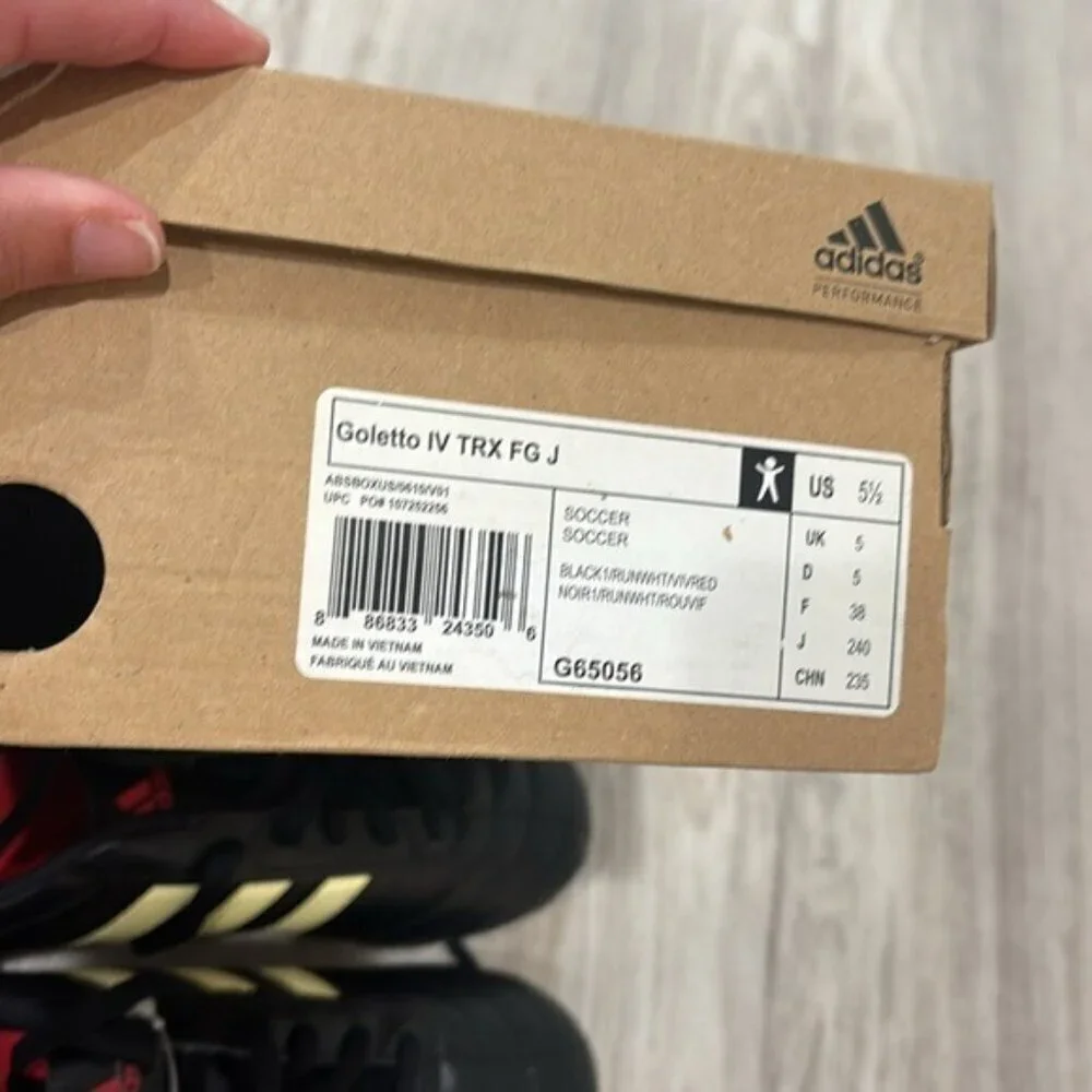 Adidas Black and Cream Soccer Shoes 5.5 YOUTH  NEW